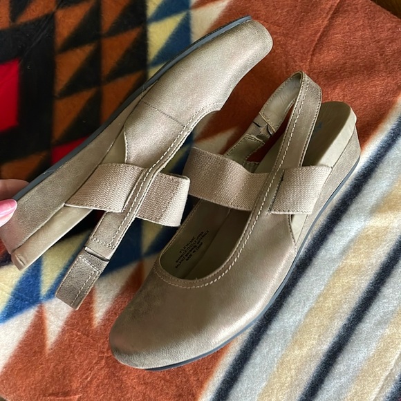 Mary Jane sling backs - Picture 3 of 7